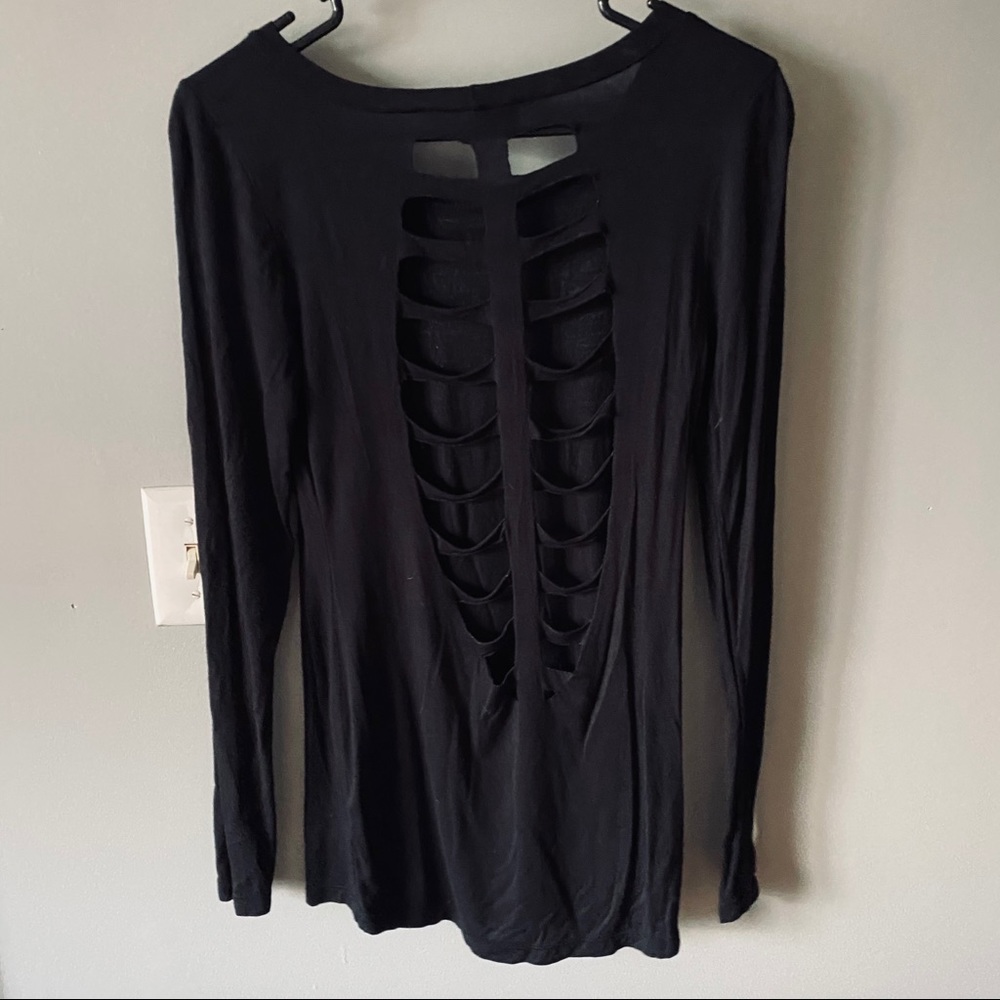 Tela black cut out back shirt - Picture 3 of 5